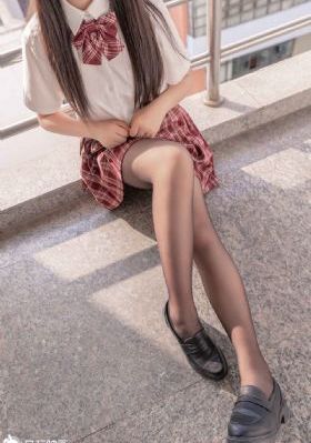 厨房娇妻被朋友胯下挺进